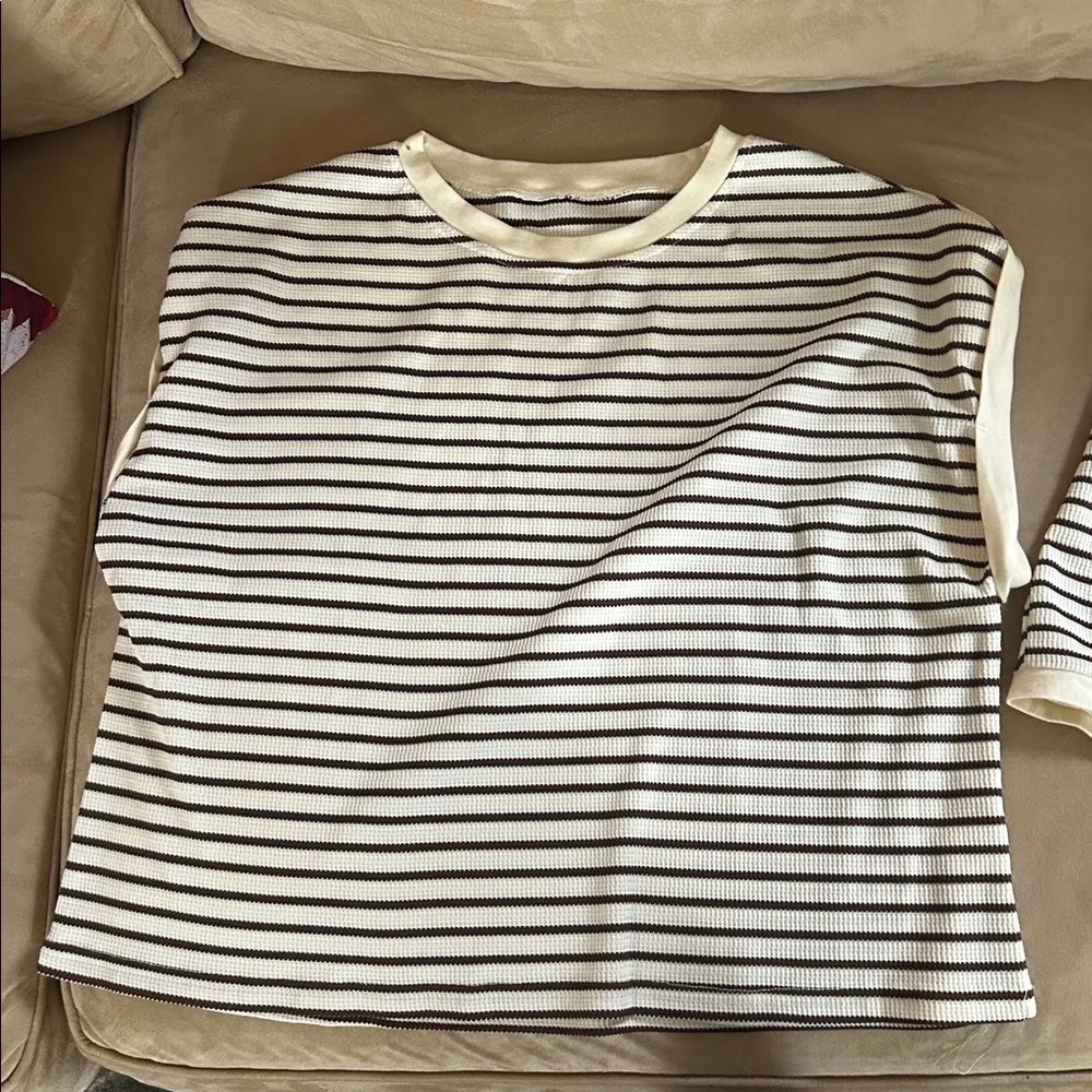 Striped Brown and Cream Lounge Set L - Picture 2 of 3